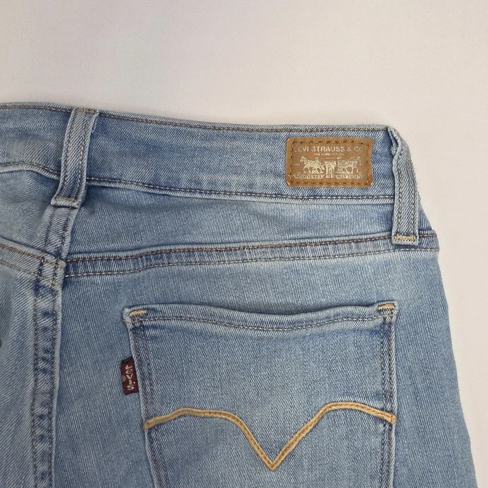 Levi's 711 Skinny Jeans Womens 27x30 Light Wash Stretch Denim Mid Rise